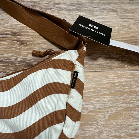 NWT UNIQLO x Marimekko Crossbody Round Mini Shoulder Bag - Khaki color - Picture 2 of 6